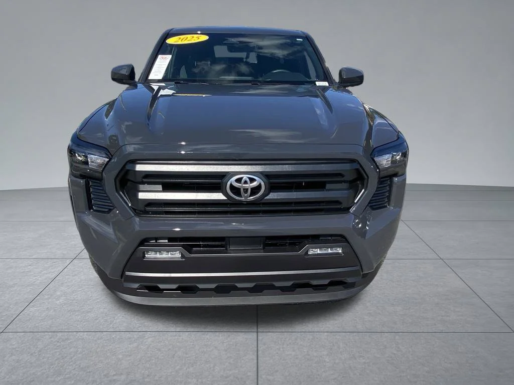 Used 2025  Toyota SR5 image 17