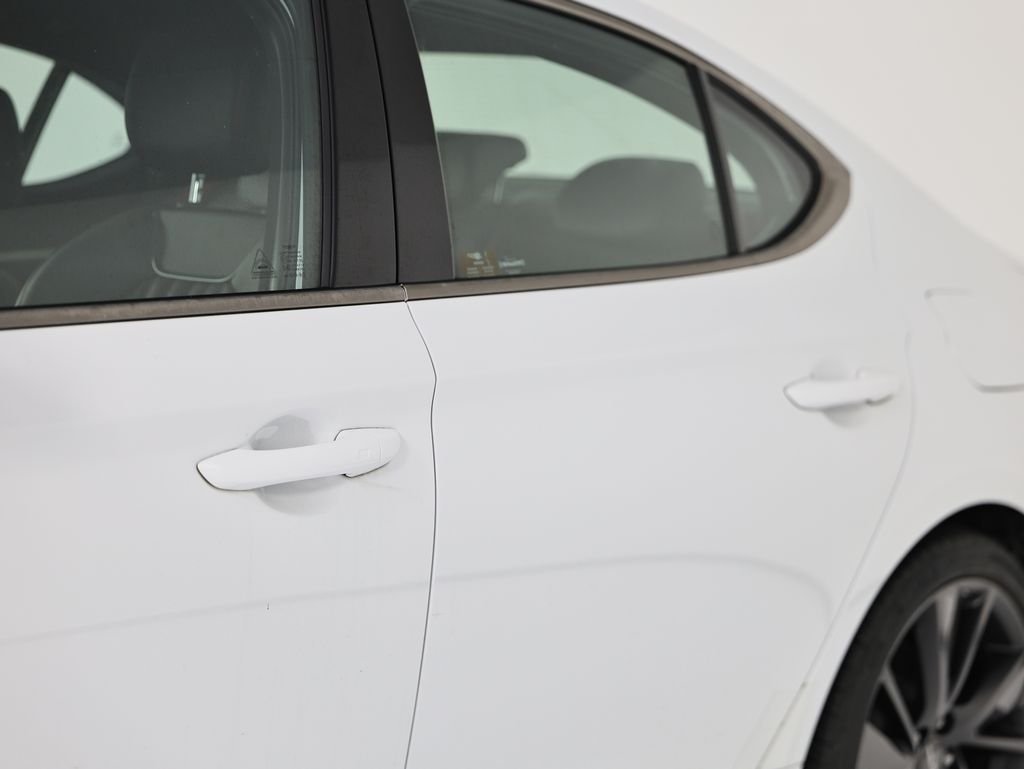 Used 2023 White Genesis 2.0T image 12