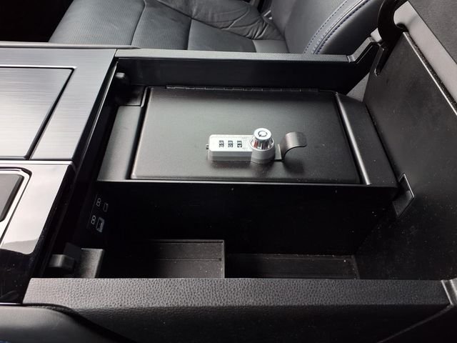 2025 Toyota Sequoia Platinum - Photo 19
