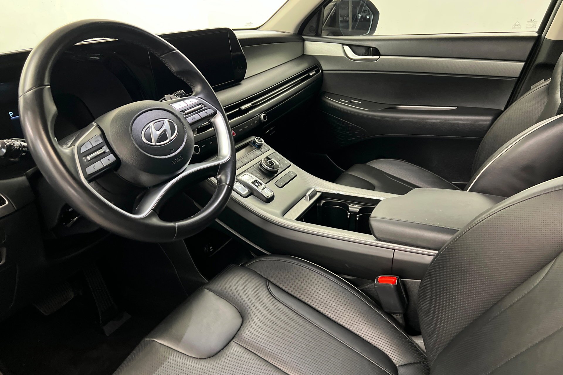 Used 2023 Abyss Black Pearl Hyundai XRT image 16