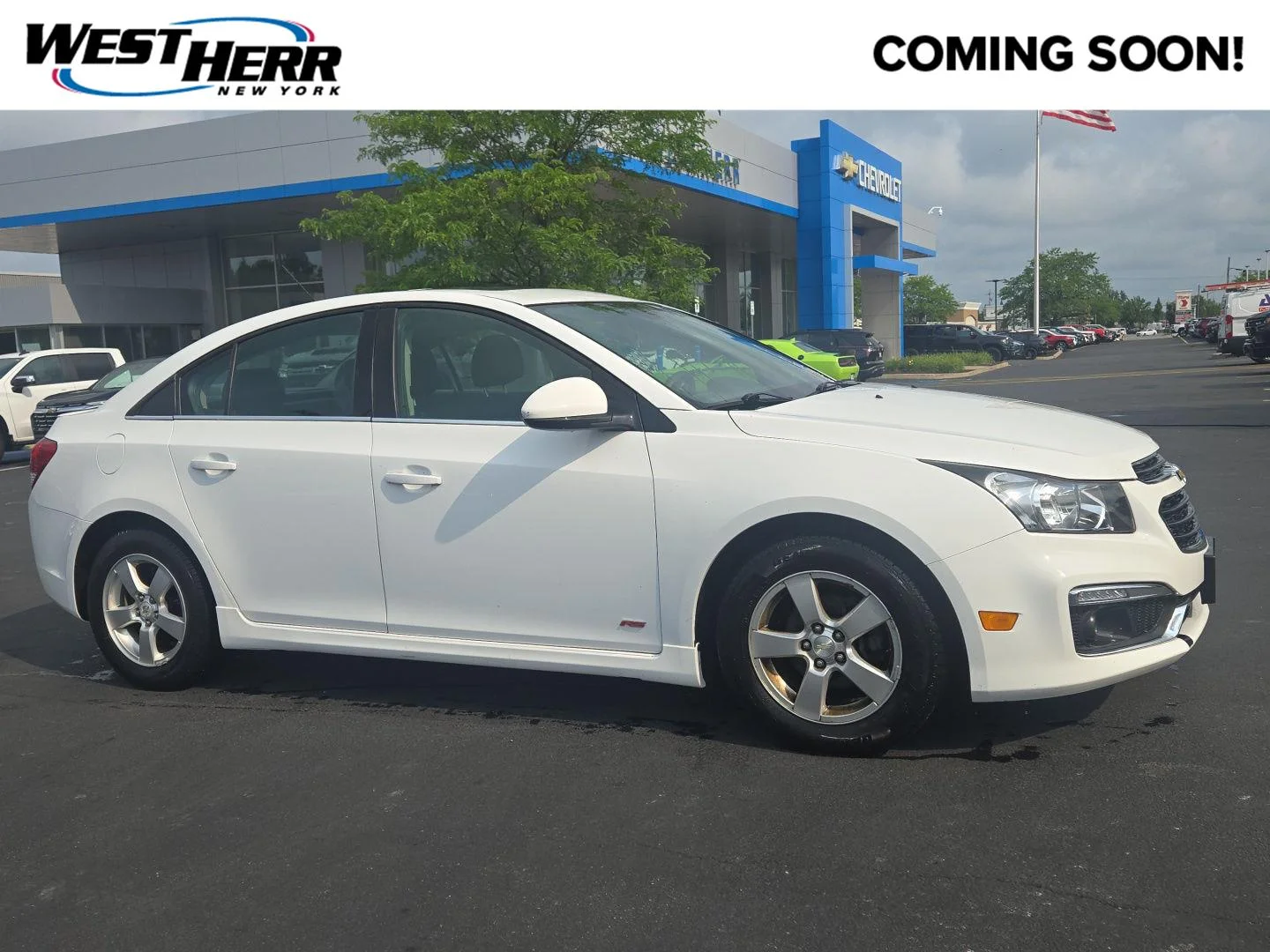 Used 2016 Summit White Chevrolet LT image 1