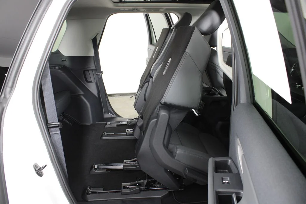 New 2026 Star White Metallic Tri-Coat Ford Active image 16