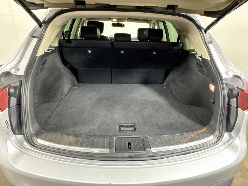 Used 2016 Silver INFINITI  image 32