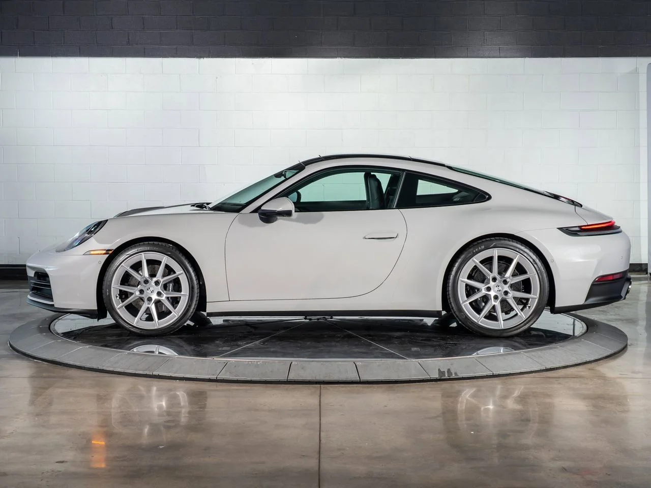 Used 2026  Porsche Carrera image 2