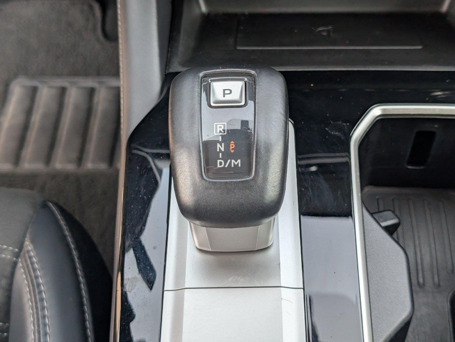 Used 2025 White Diamond Mitsubishi SE image 26