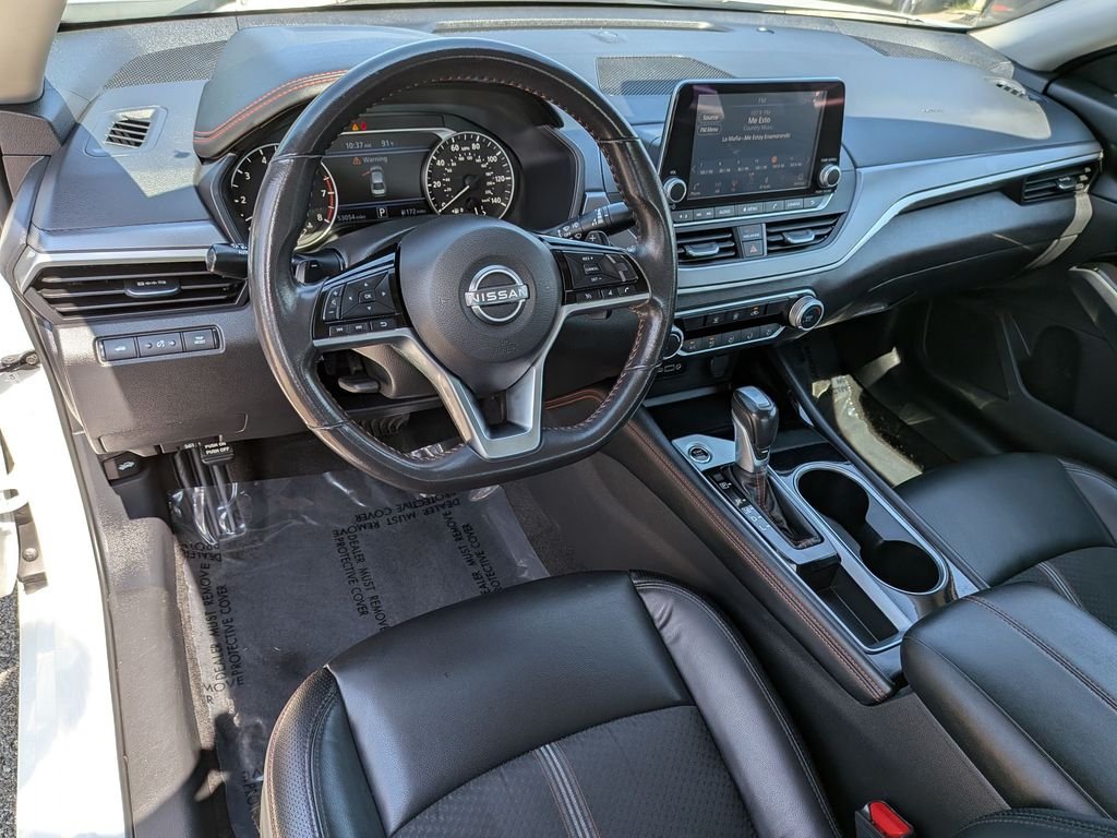 Used 2024 White Nissan 2.5 SR image 16