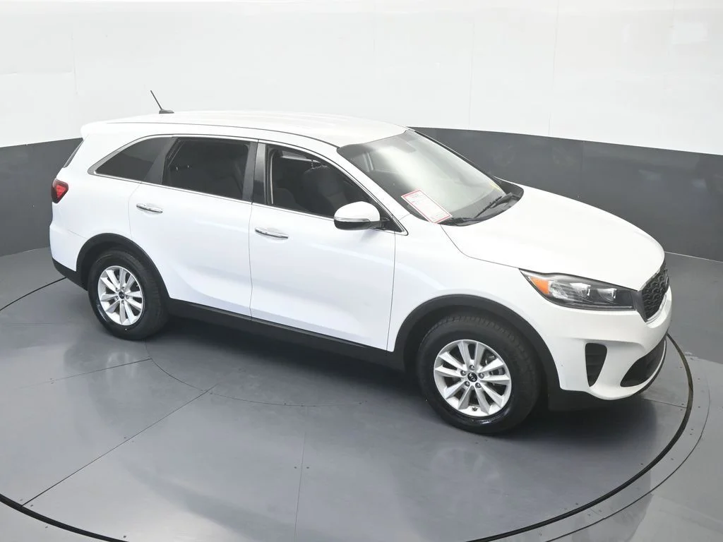 Used 2020 Snow White Pearl Kia LX image 46
