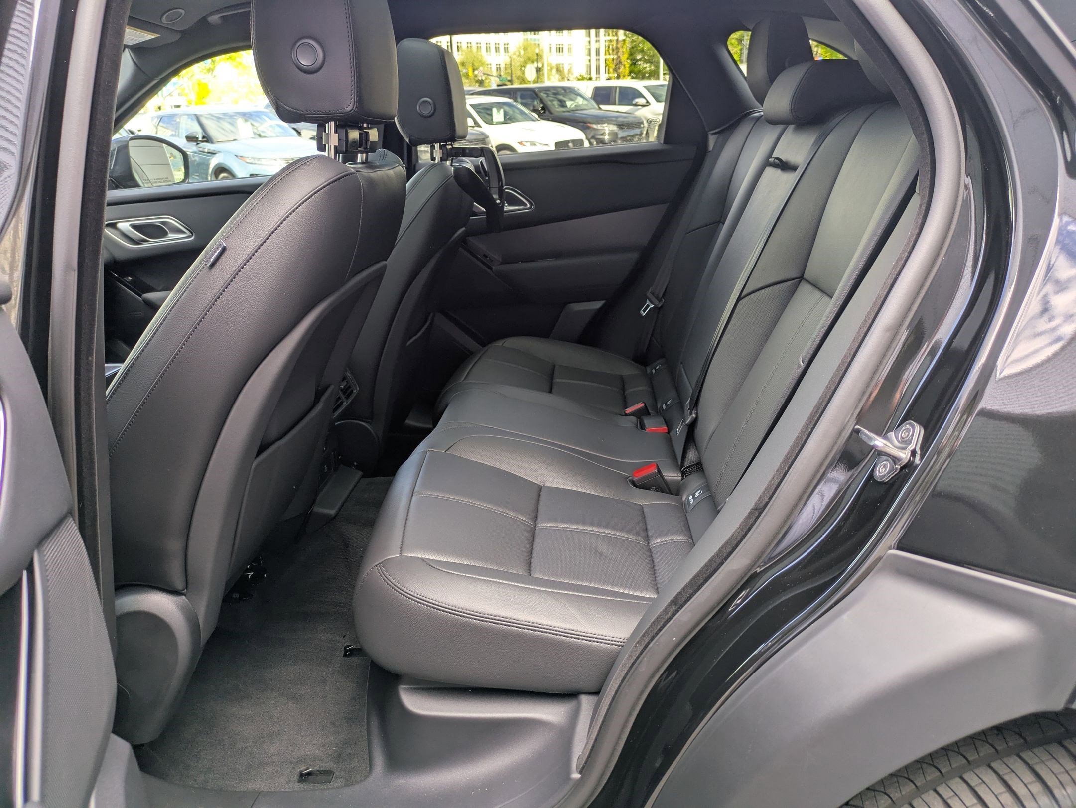 New 2026 Santorini Black Land Rover S image 29