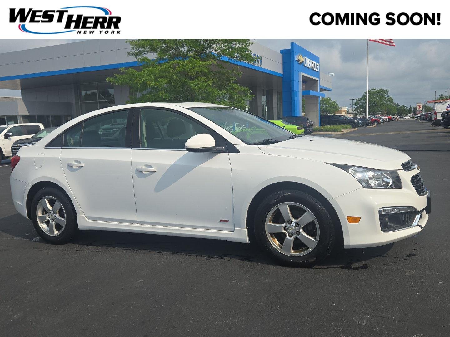 Used 2016 Summit White Chevrolet LT image 1