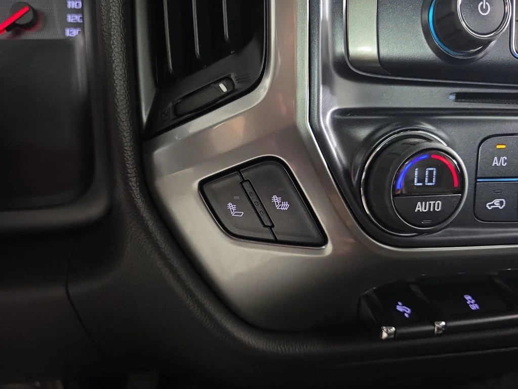 Used 2016 Silver Ice Metallic Chevrolet LT image 22