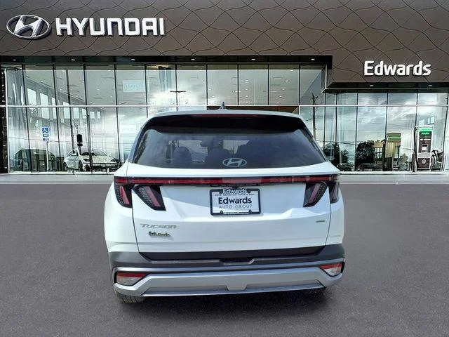 New 2026 White Hyundai SEL Premium image 5