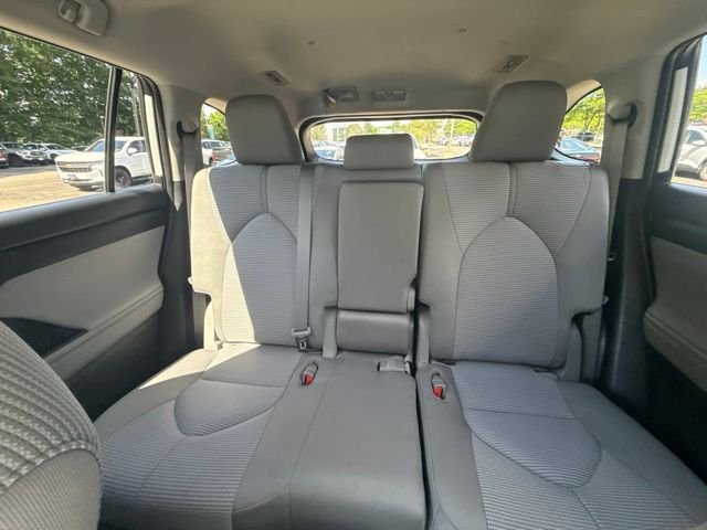 Used 2021 White Toyota LE image 23
