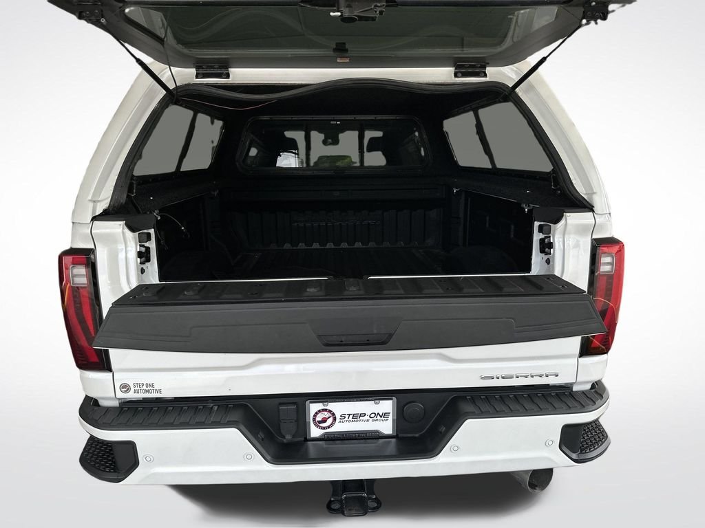 Used 2024 White GMC Denali Ultimate image 32