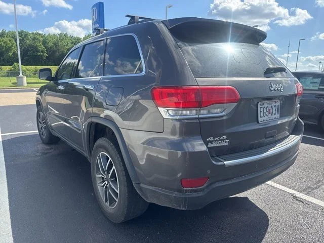 Used 2019 Gray Jeep Limited image 5