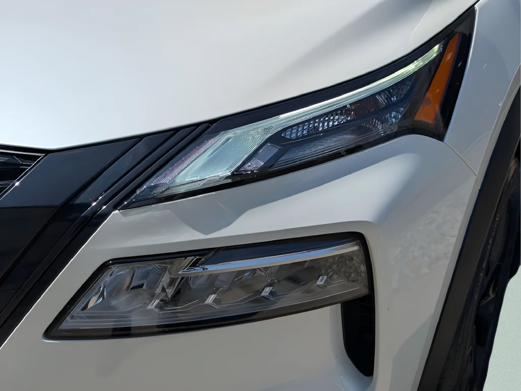 Certified Used 2023 White Nissan SV image 10