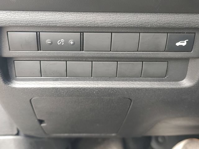 Used 2023 Silver Mitsubishi SE image 24