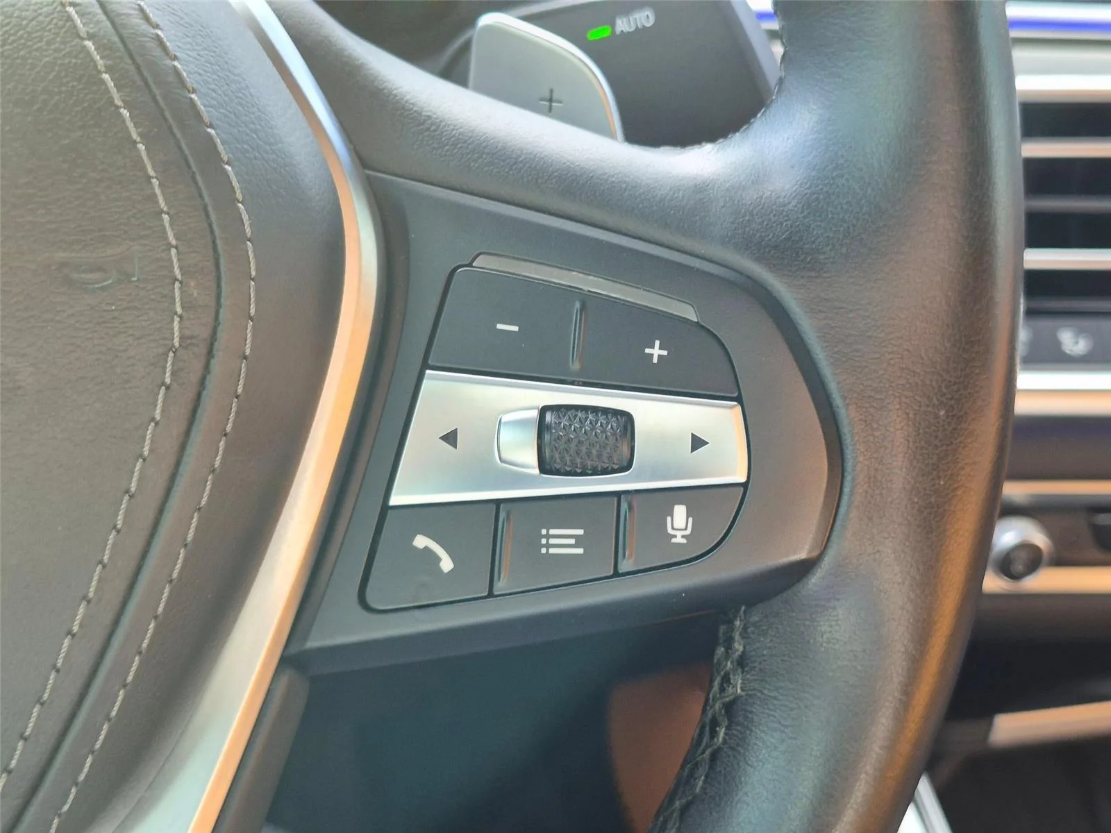 Used 2020 Mineral White Metallic BMW xDrive40i image 18