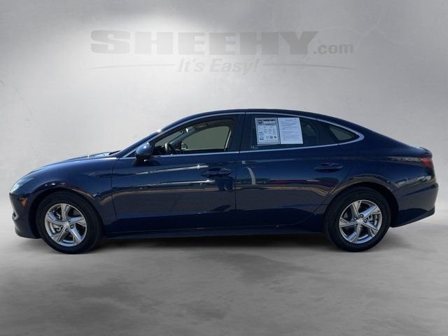 Used 2021 Blue Hyundai SE image 17