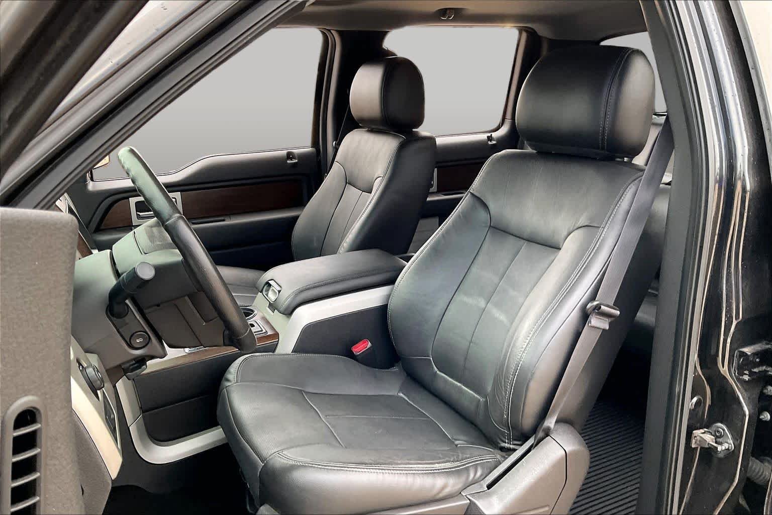 Used 2014 Tuxedo Black Metallic Ford Lariat image 9