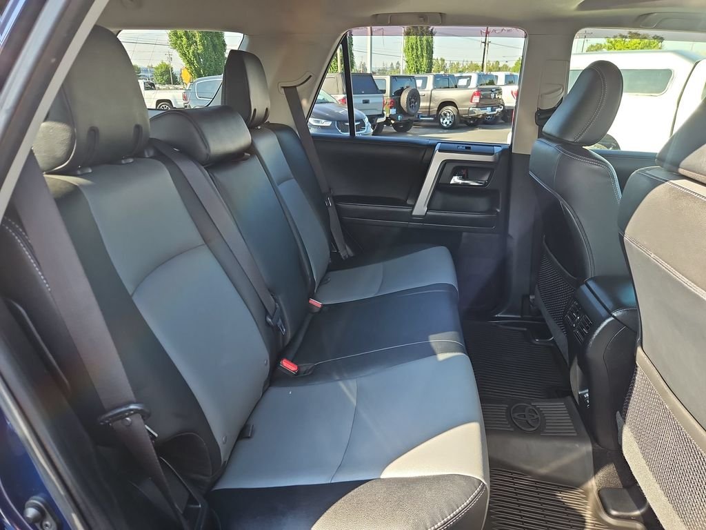 Used 2022 Nautical Blue Metallic Toyota SR5 Premium image 27