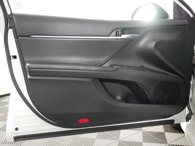 Used 2024 Ice Cap Toyota SE Nightshade AWD image 8