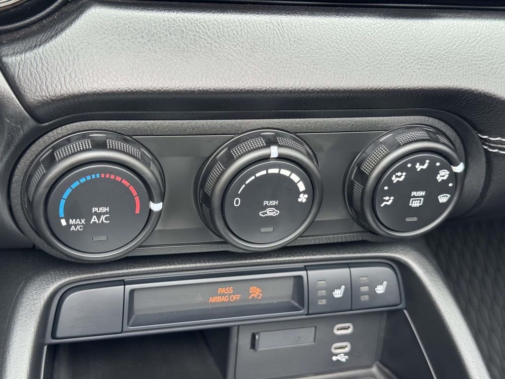 Used 2025 Red Mazda Club image 19