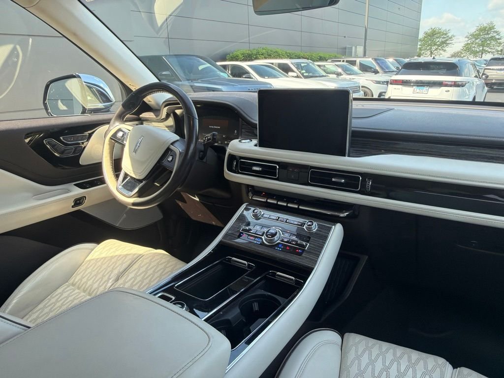 Used 2020 Black Metallic Lincoln Black Label image 16