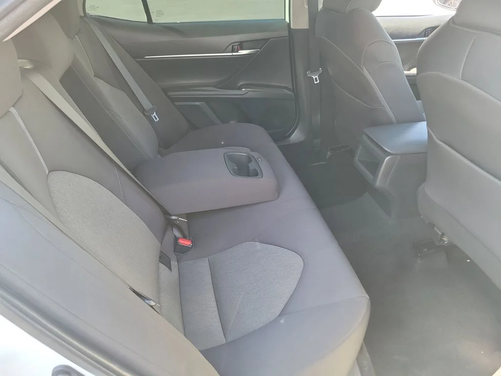 Used 2022 White Toyota LE image 20