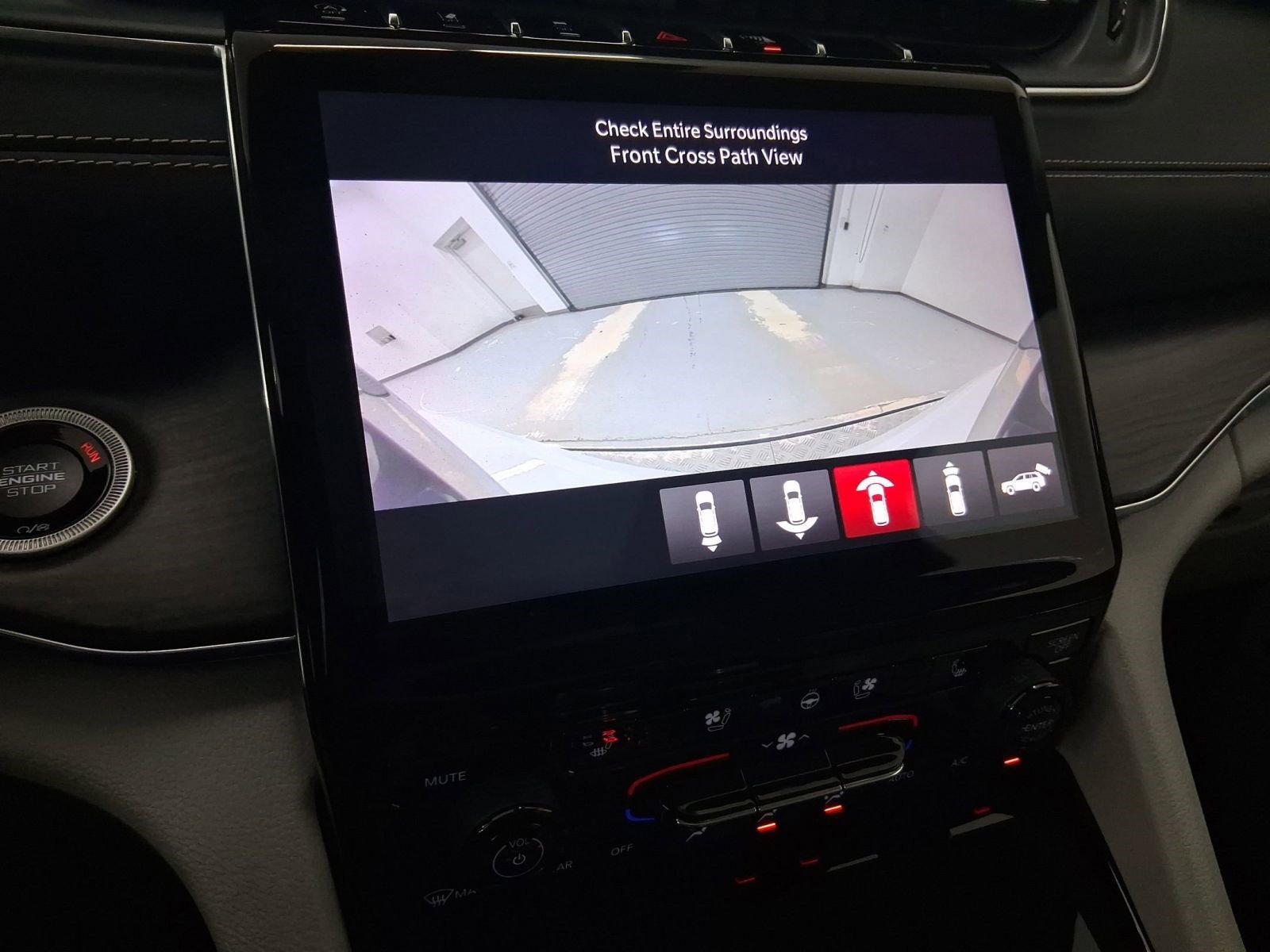 2023 Jeep Grand Cherokee Overland - Photo 28