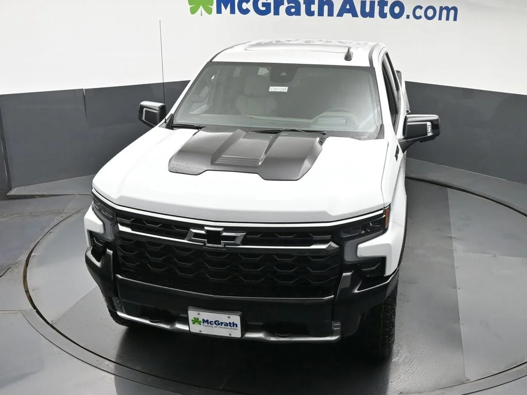 New 2026 White Chevrolet ZR2 image 26