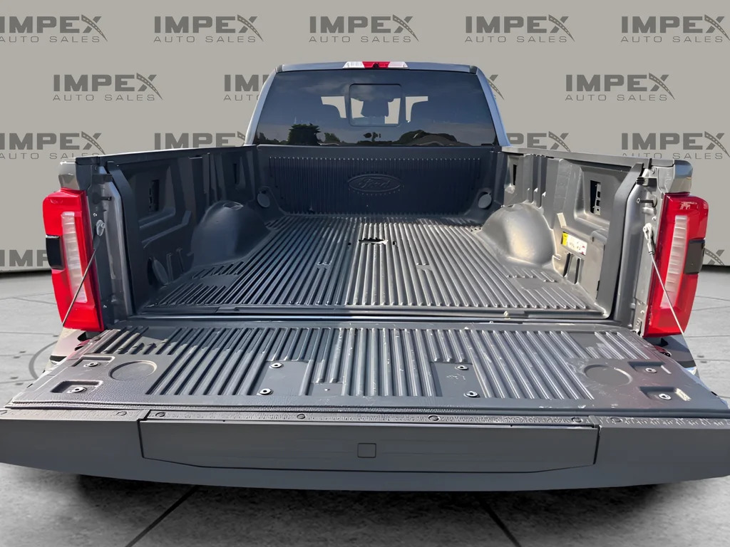 Used 2024 Gray Ford Lariat image 28