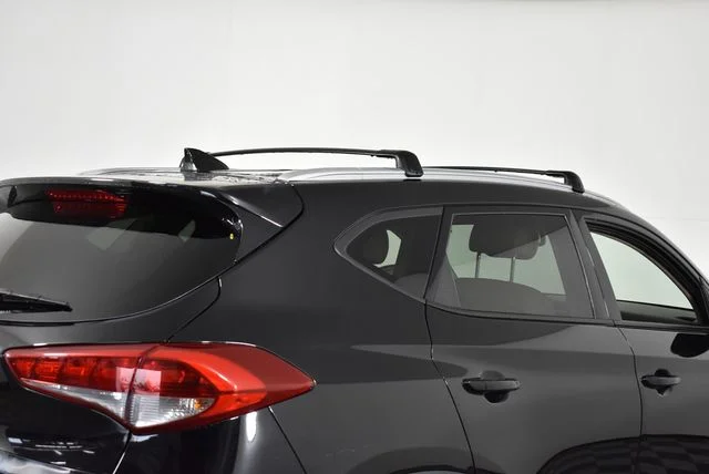 Used 2017 Black Hyundai SE Plus image 12