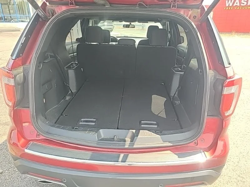 Used 2018 Red Ford XLT image 12