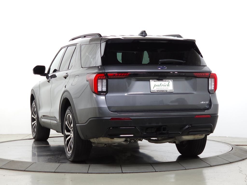 Used 2025 Gray Metallic Ford ST-Line image 7
