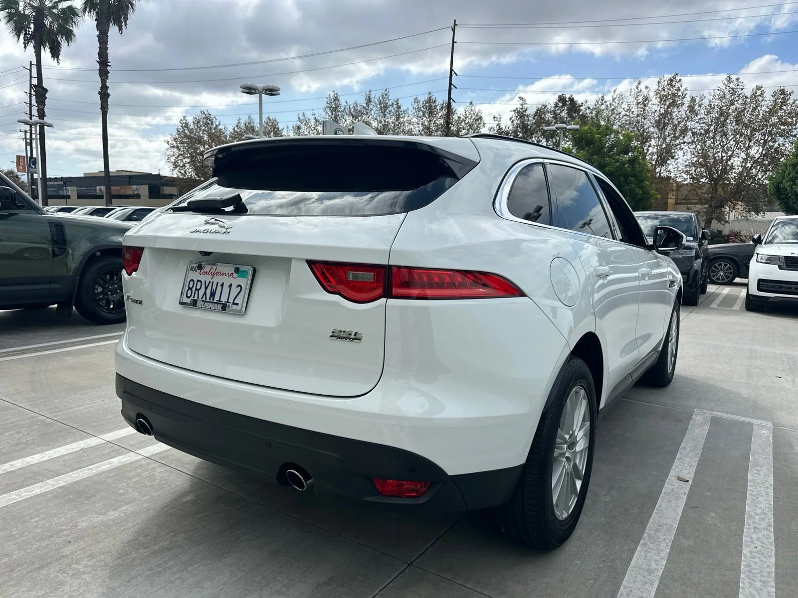 Used 2019 White Jaguar 25t Prestige image 3