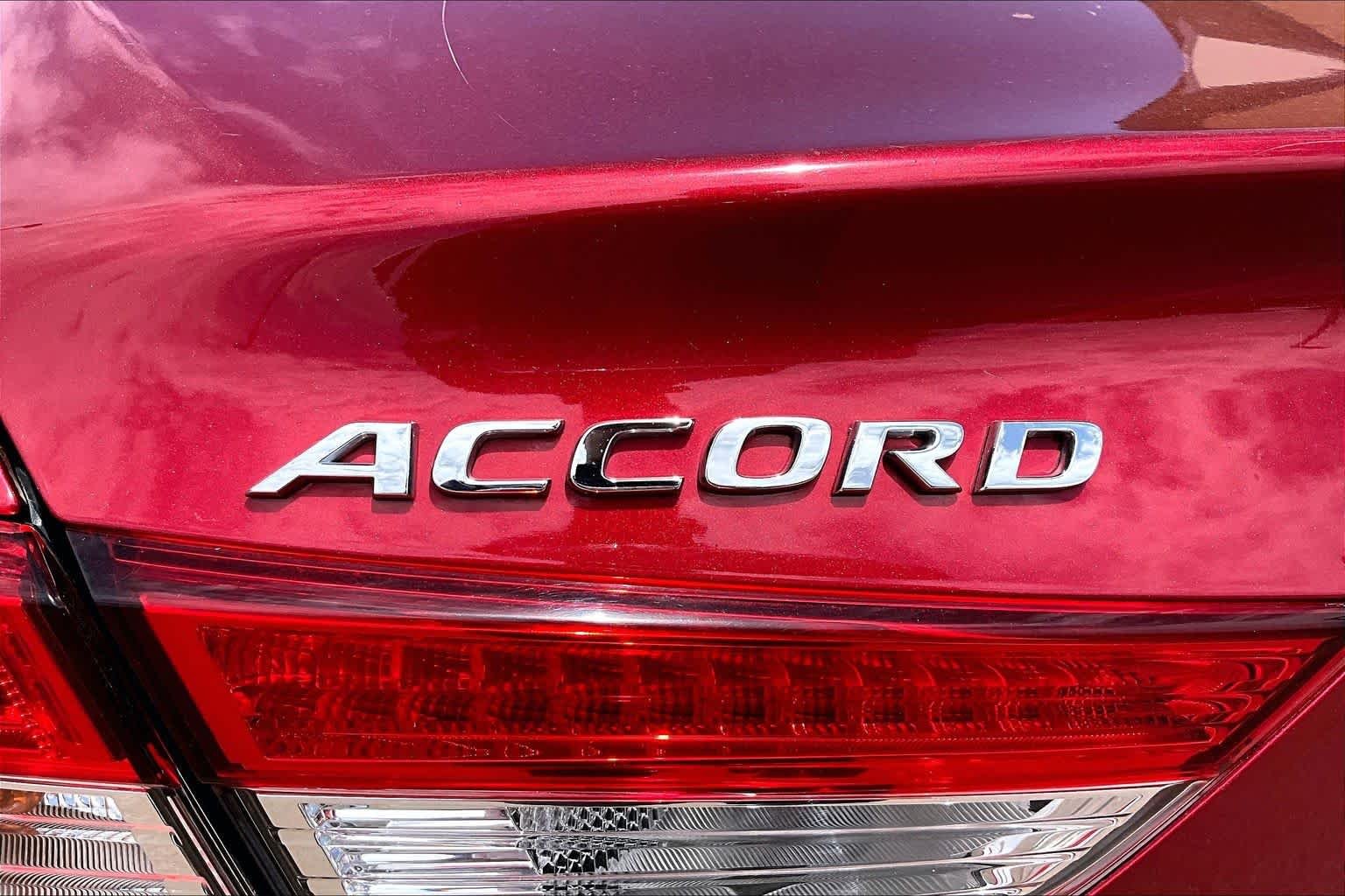 Used 2018 Radiant Red Metallic Honda LX 1.5T image 31