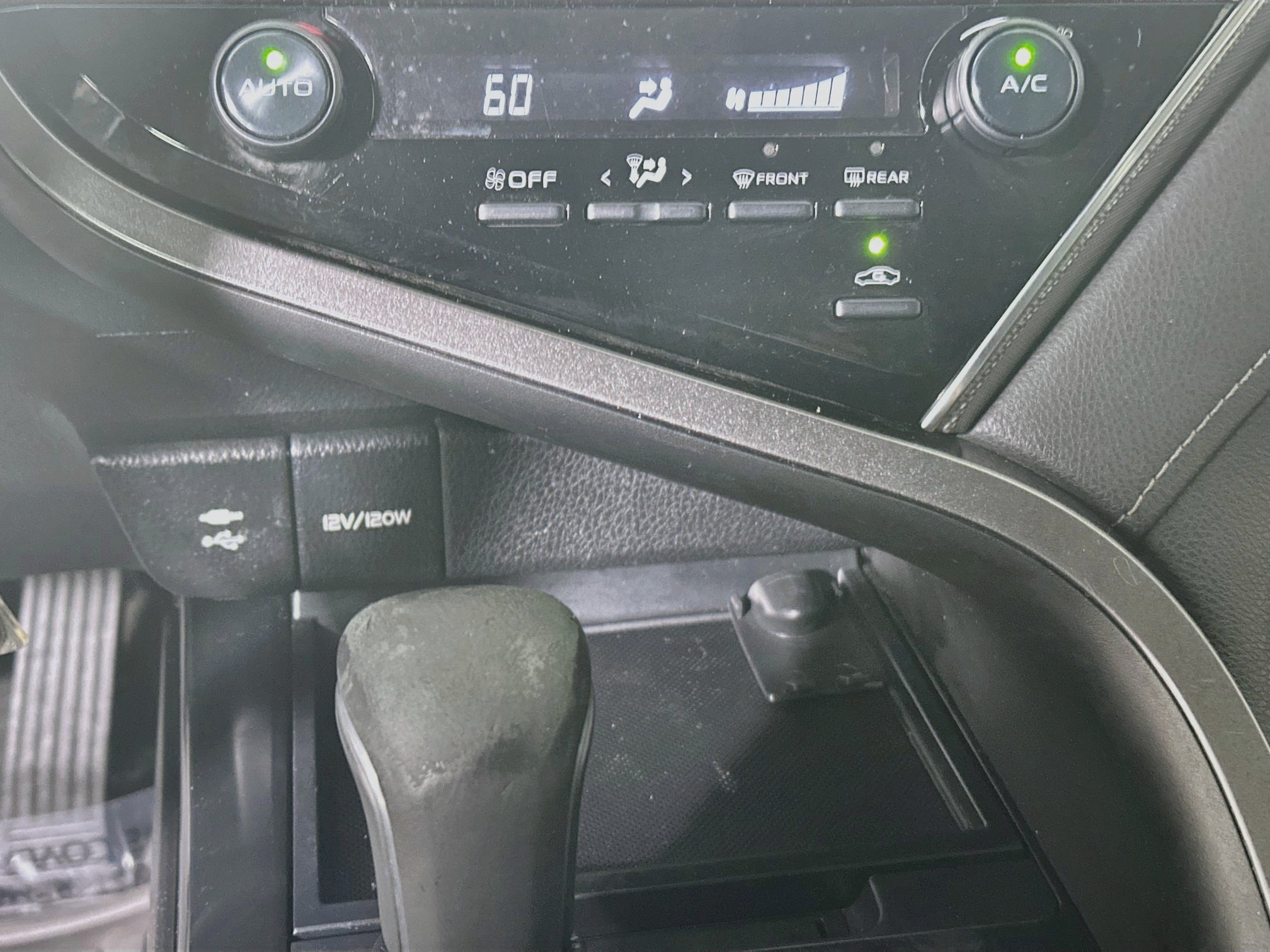 Used 2018 Super White Toyota SE image 22