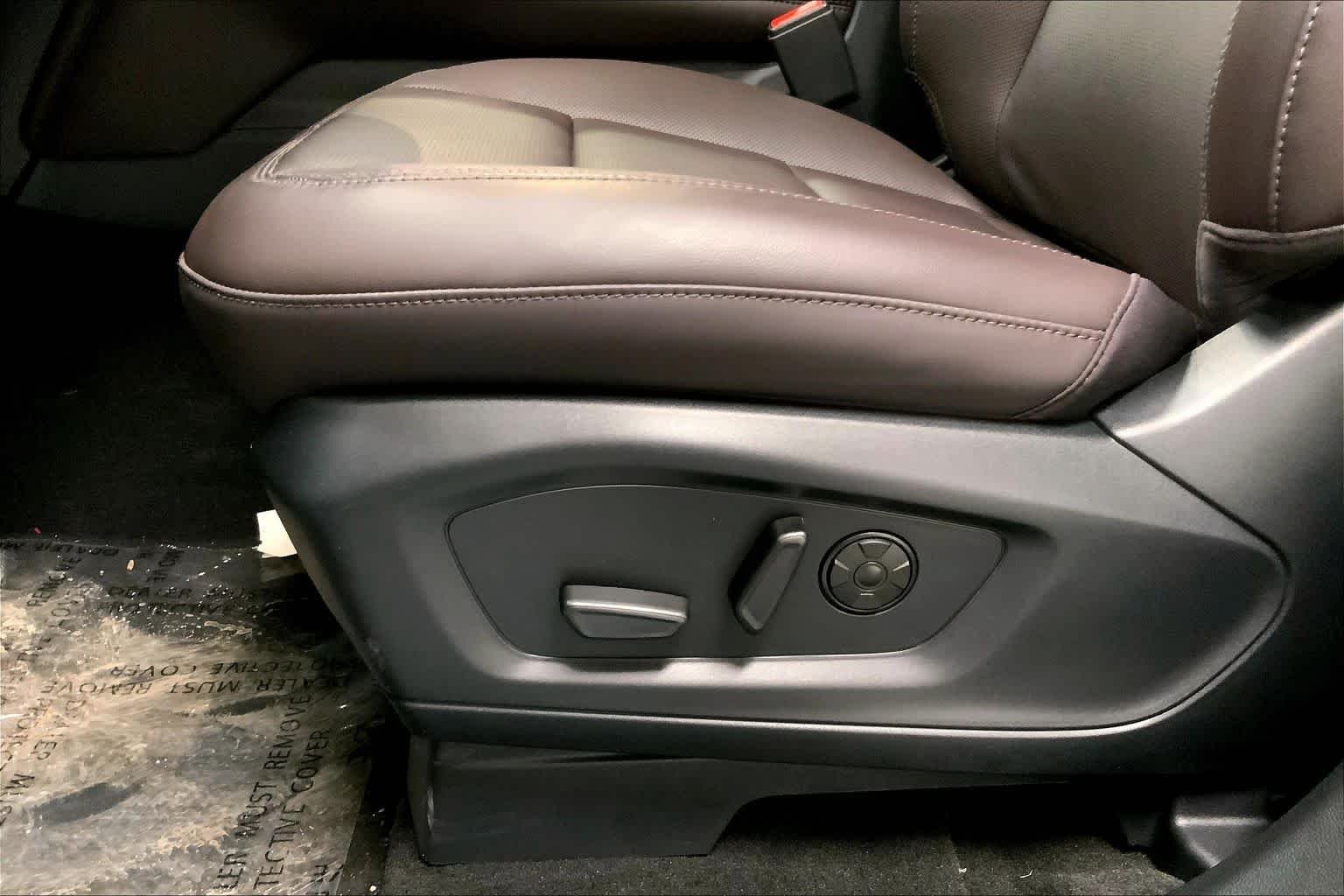 New 2026 Agate Black Metallic Ford Platinum™ image 19