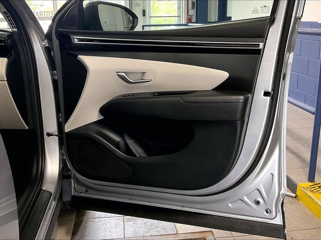 Used 2024 Silver Hyundai SE image 12