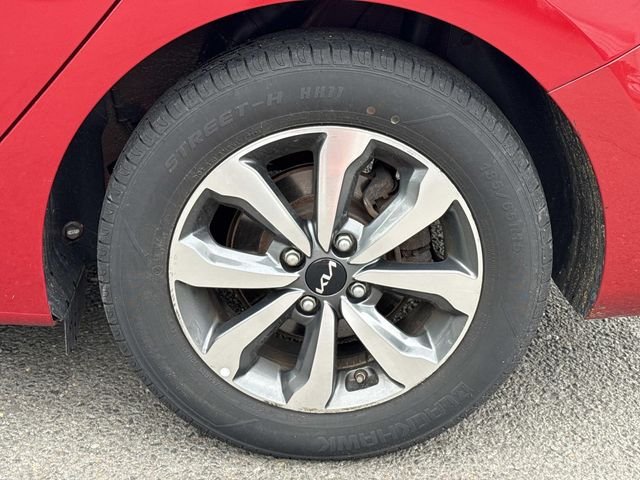Used 2023 Red Kia S image 11