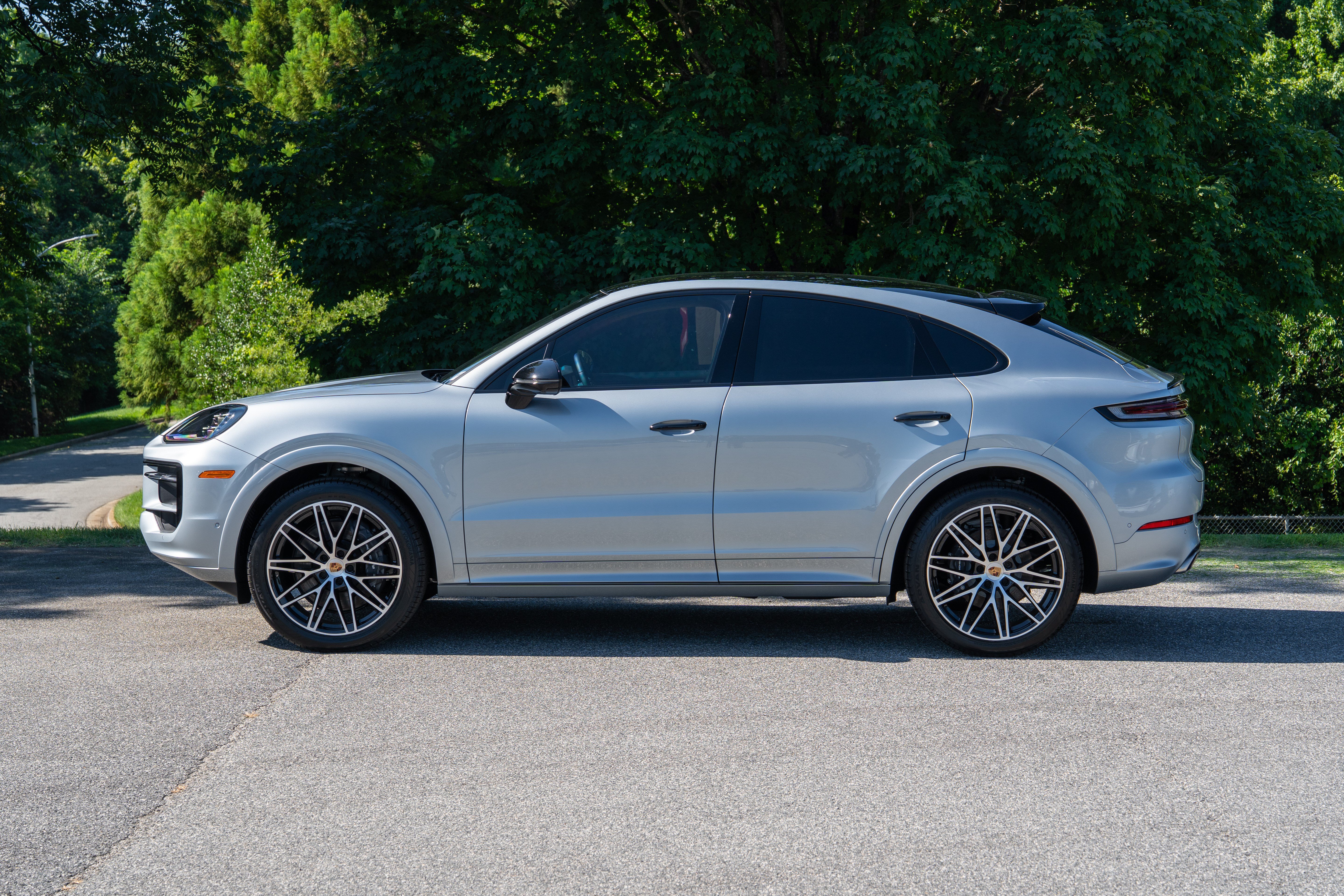 2026 Porsche Cayenne Coup Base - Photo 2