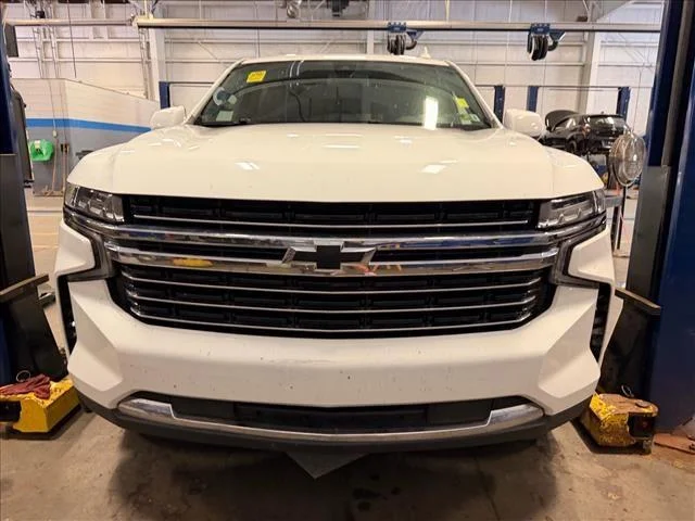 Used 2021 Summit White Chevrolet LT image 3