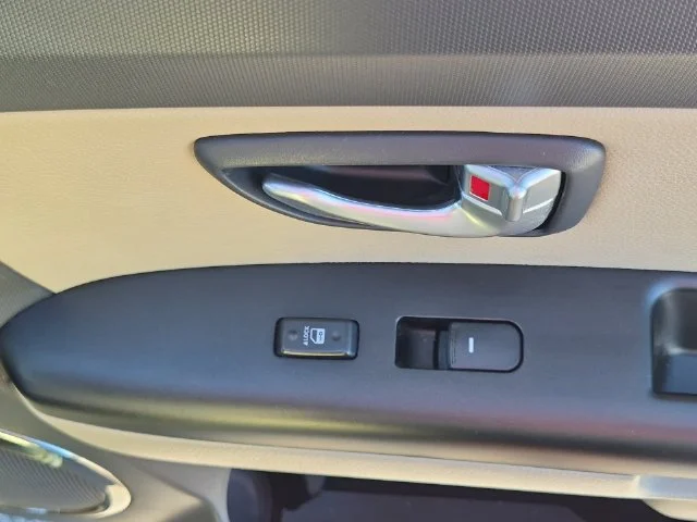 Used 2012 Green Kia Exclaim image 37