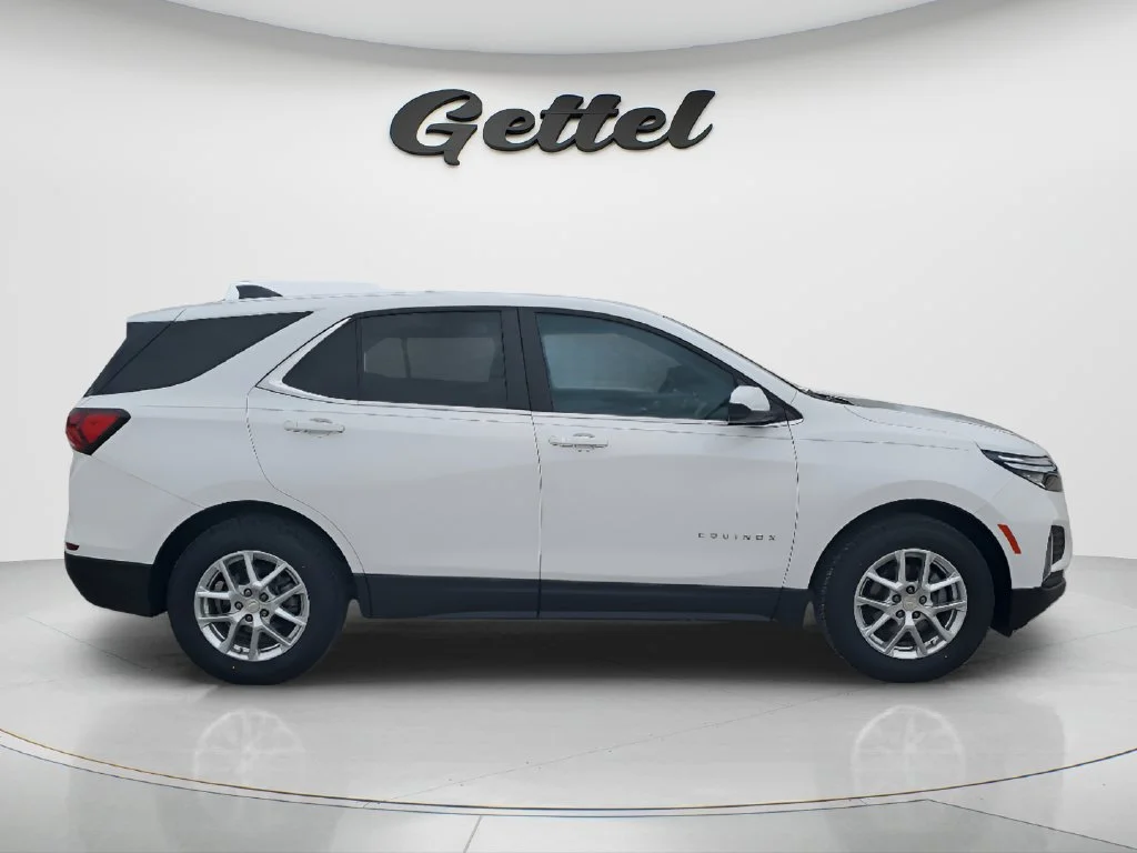 Used 2024 Summit White Chevrolet LT image 4
