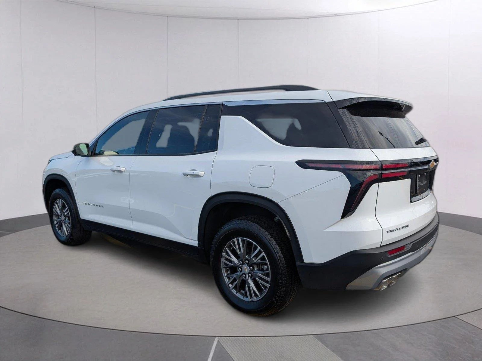 Used 2026 Summit White Chevrolet LT image 5