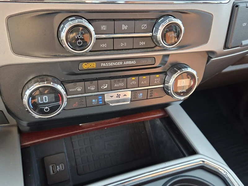 Used 2022 Brown FORD KING RANCH image 22