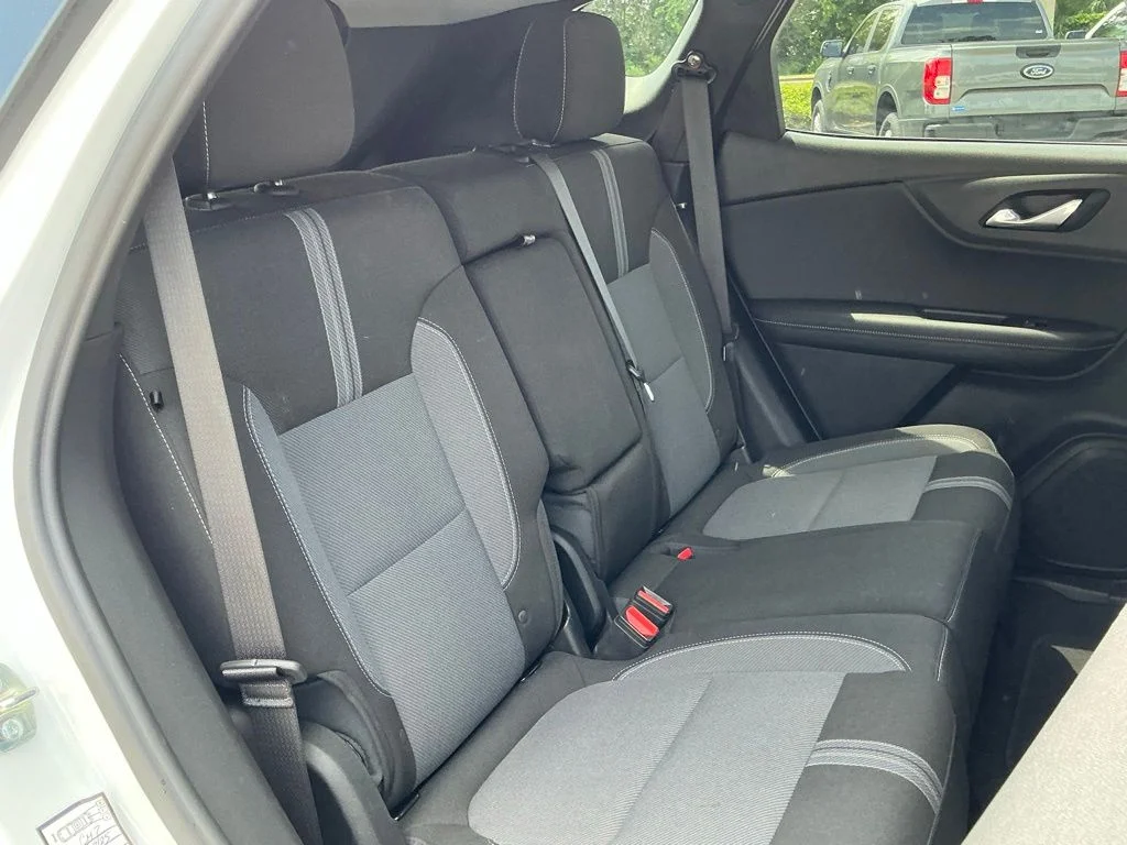 Used 2025 White Chevrolet LT image 16