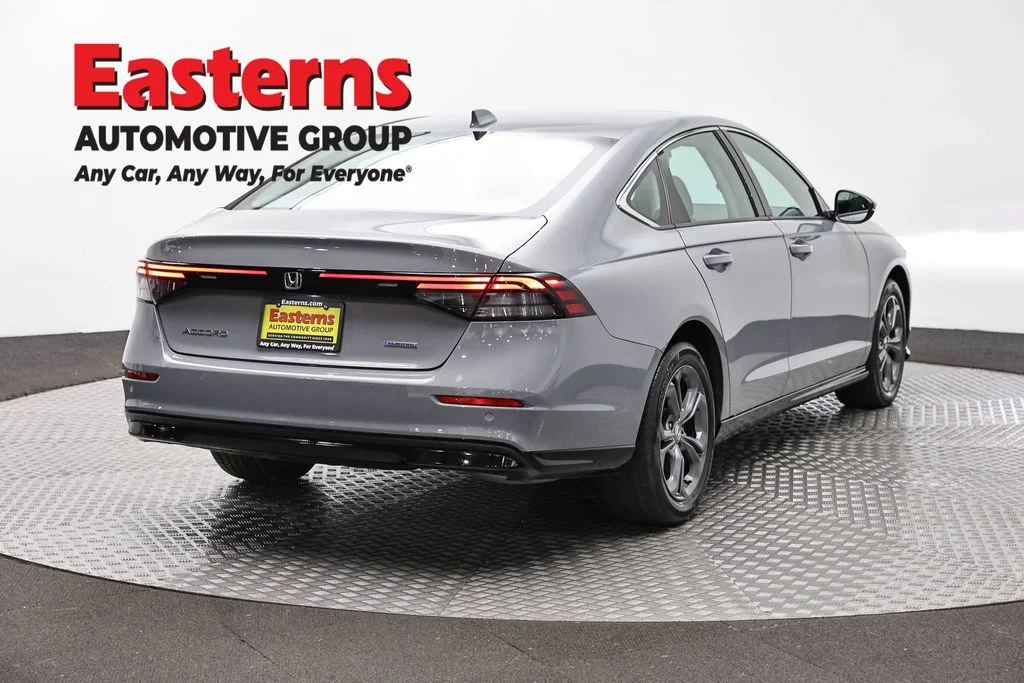 Used 2024 Gray Honda EX-L image 5