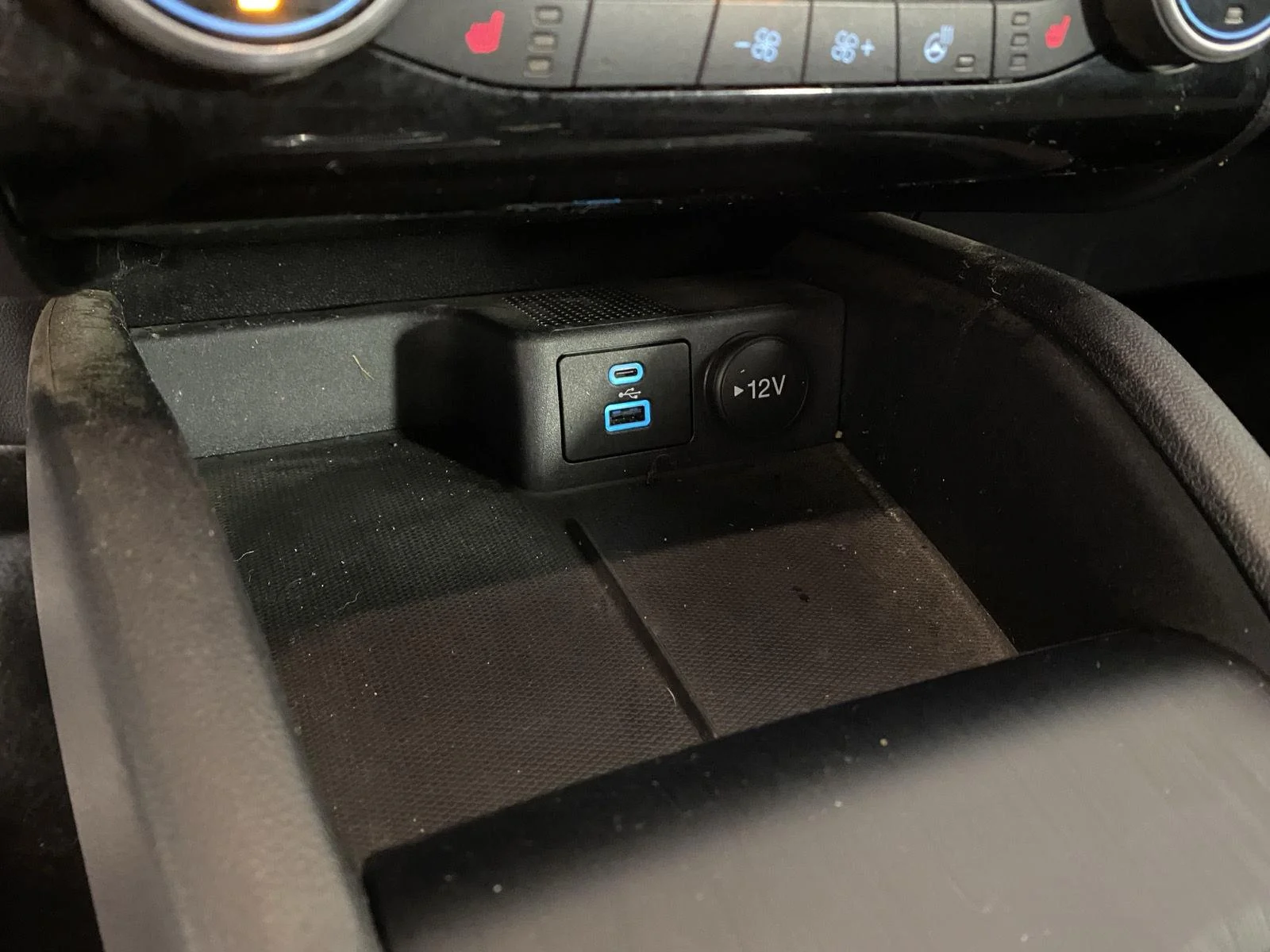 Used 2022 Oxford White Ford SE Hybrid image 15