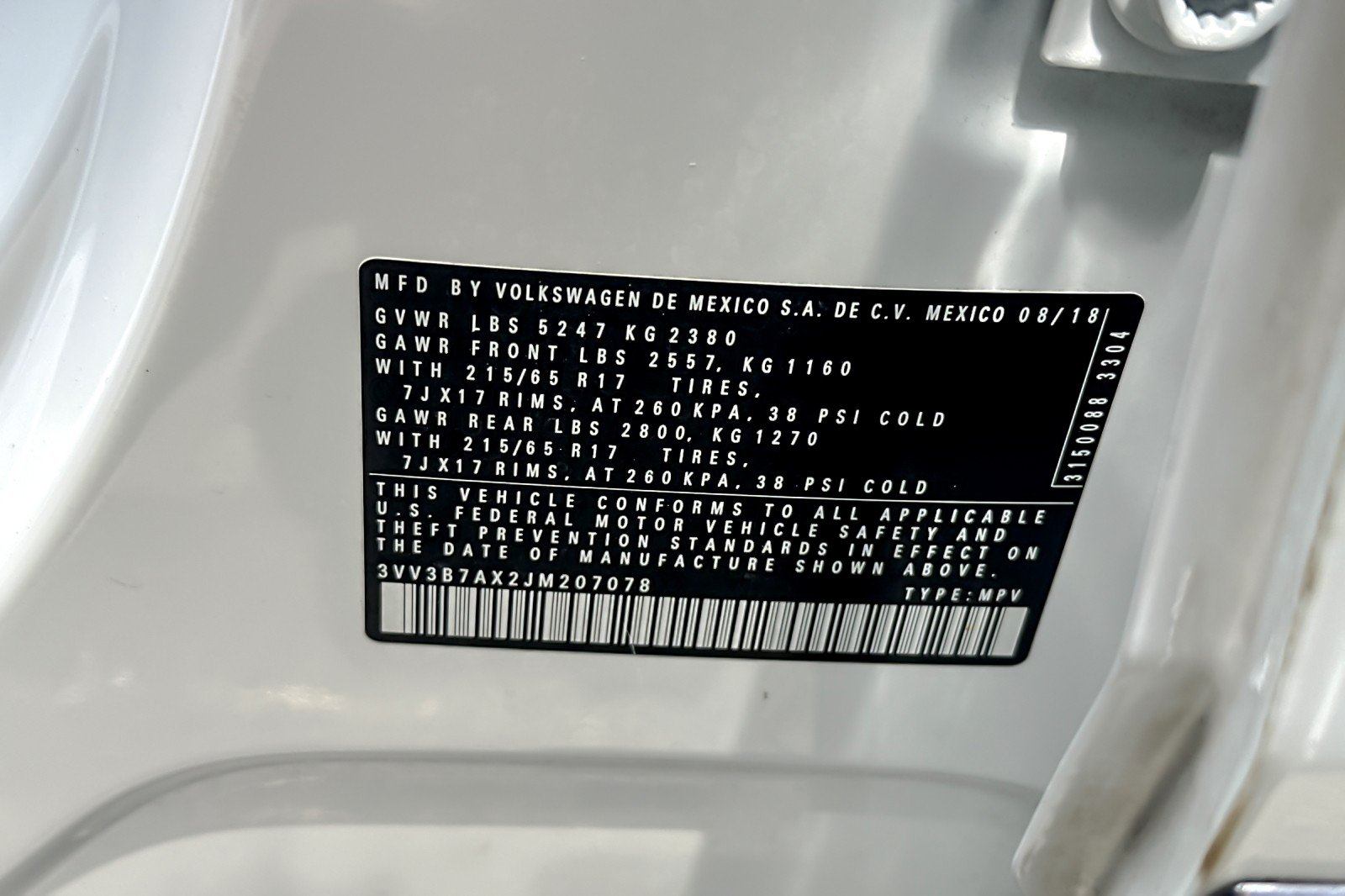 Used 2018 WHITE Volkswagen SEL image 28